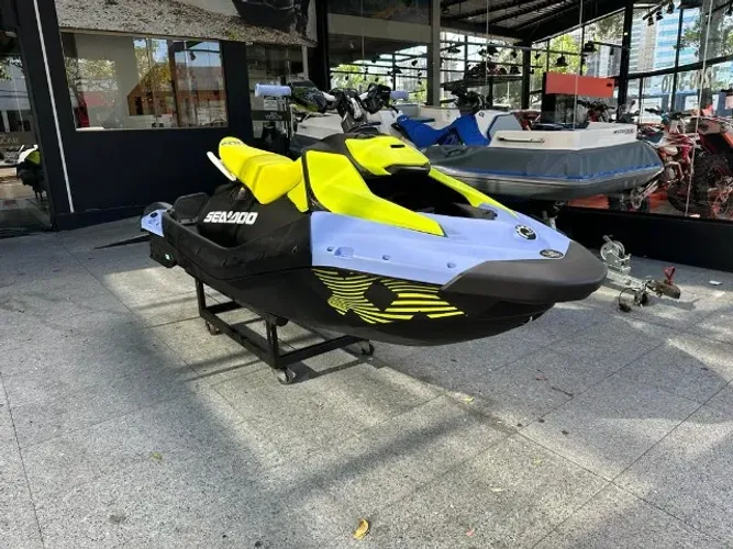 Seadoo Jet Ski Spark Trixx 3 up com som de fábrica 2024