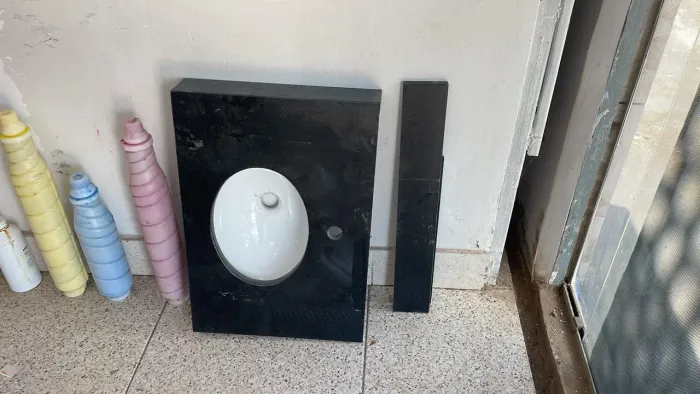 Pias , bancadas , lavatórios 