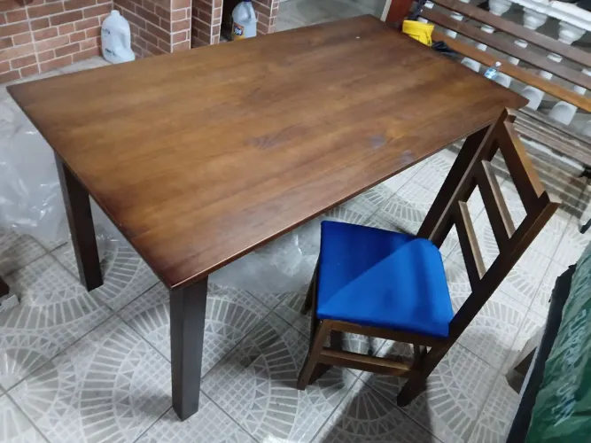 Mesa com cadeiras 
