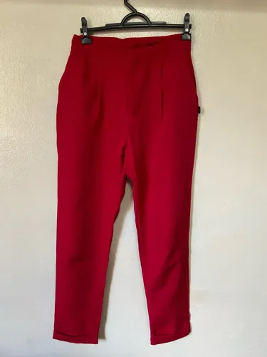 Calça vermelha alfaiataria P