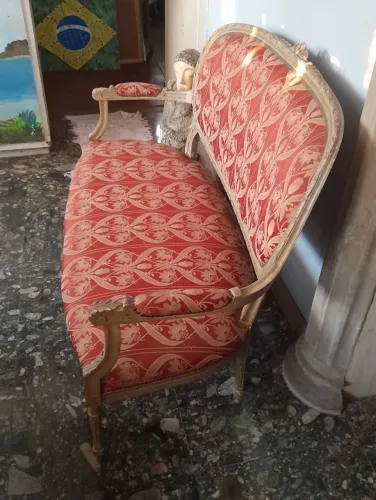 Namoradeira antiga em perfeito estado - peça rara 