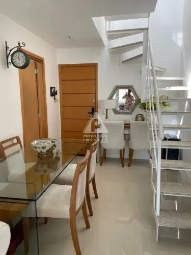 Linda cobertura duplex com 3 quartos no Maui - Pontal Oceânico