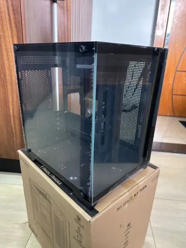 Gabinete gamer aquário