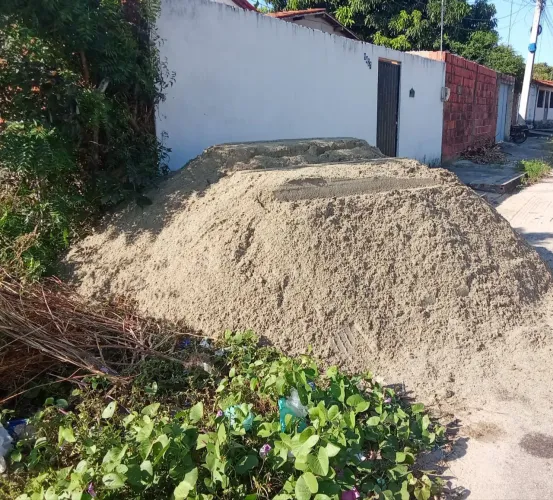 Material para construção, areia de ótima qualidade, entrega rápida.