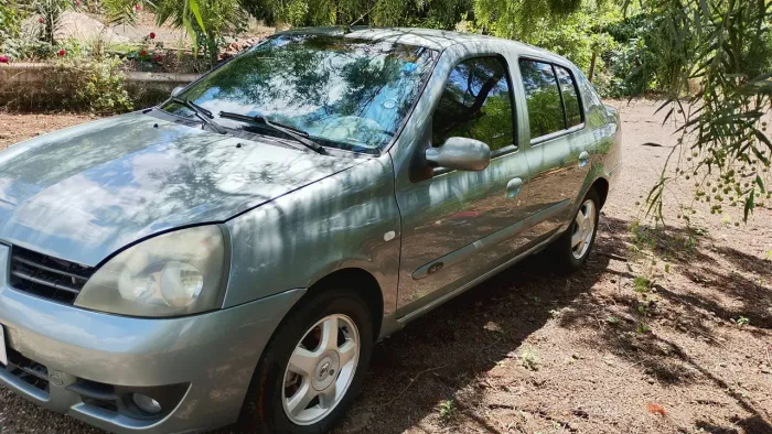 Renault Clio Sed. Privilège Hi-flex 1.6 16V 4P 2008