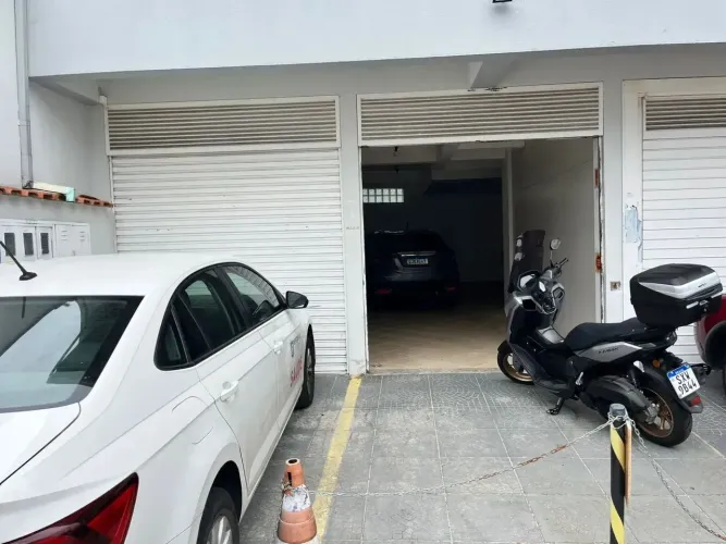 ALUGA-SE SALA TÉRREA COMERCIAL - Agronômica - Florianópolis - SC