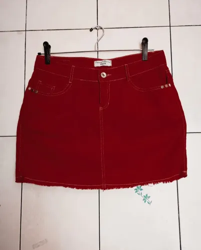 Saia vermelha de sarja tamanho 40