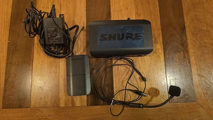 Sistema de Microfone Headset Sem Fio Shure BLX14/PGA31