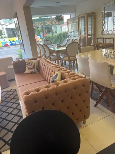 Vaga de emprego para marceneiro de estofados . 