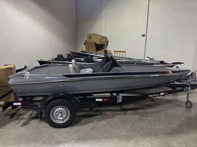 Lancha fibralar limited + carreta triangulo