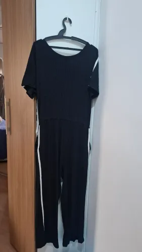 Macacão pantacourt preto 