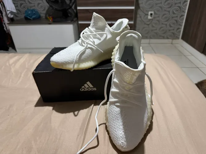 Tênis adidas yeezy