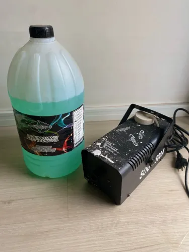 Máquina de Fumaça 600W com fluido 