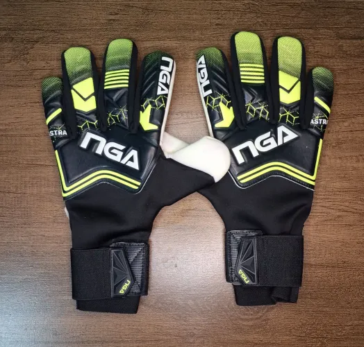 Luva de Goleiro NGA Astra, Preto/Neon 9