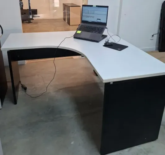 MESA EM L 
