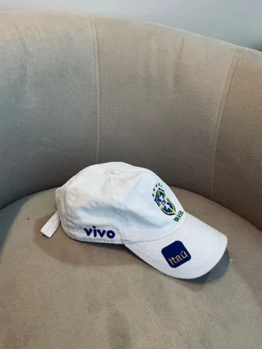 Boné branco