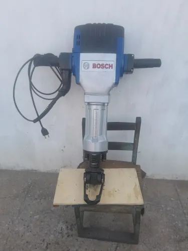 MARTELO DEMOLIDOR BOSCH.