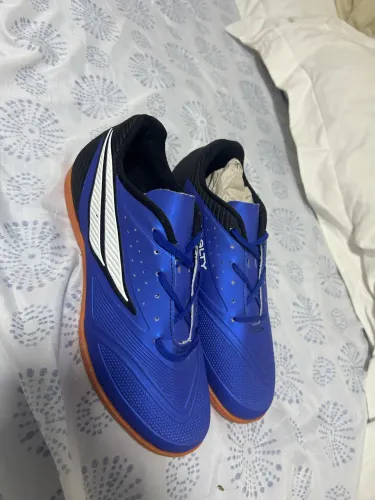 vendo tênis de futsal, nunca usado 