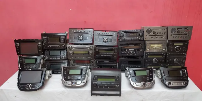 Lote de rádio multimídia automotivos no estado não sei se funcionam são 27 unidades