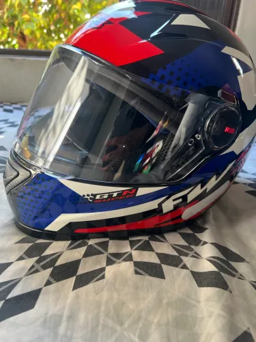 Vendo capacete fw3