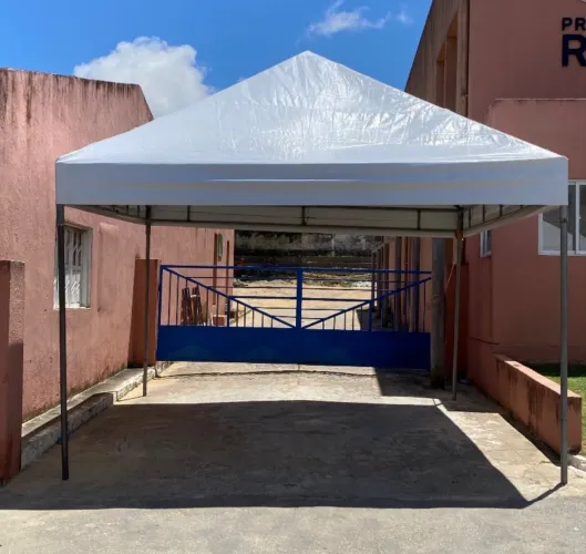 Vendo tenda 4x4 branca 