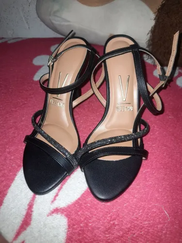 Vendo saltinho Vizzano, tam 34.