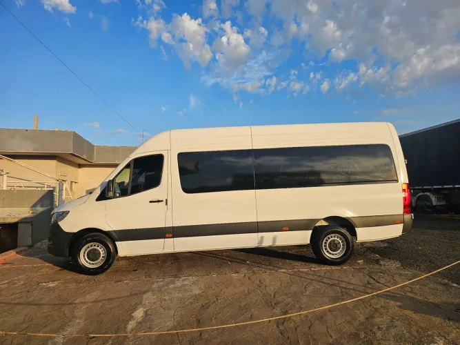 Mercedes-Benz Sprinter 417 Furgão Ext. L.t.a Die. (e6) 2025