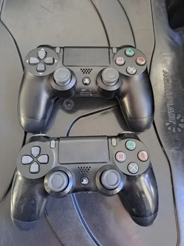 Controle de ps4 original funcionando 140$ cada