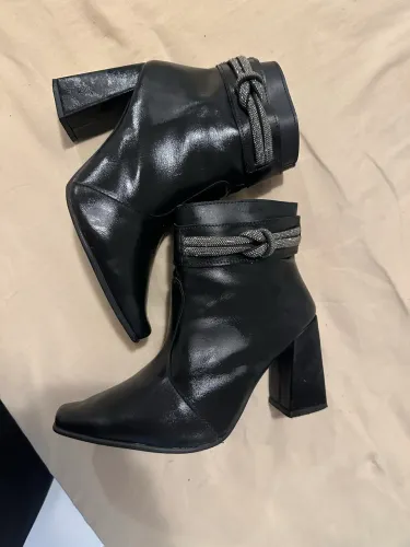 Bota 36