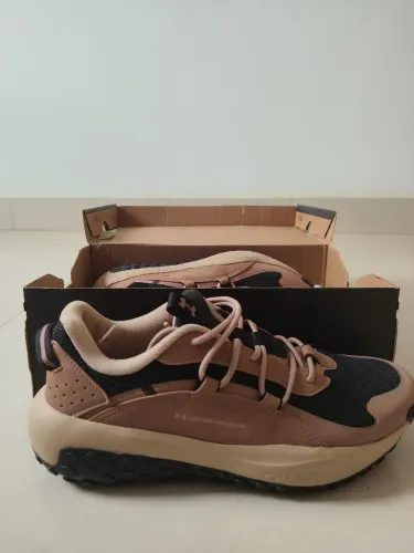 Tênis Sportstyle Under Armour Charged Arise