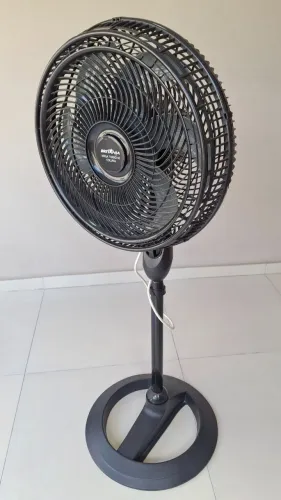 Ventilador de coluna Britânia