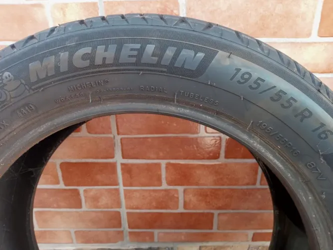 2 pneus Michelin 195/55 R16