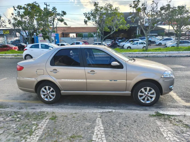 Fiat Siena Tetrafuel 1.4 MPI Fire Flex 8V 4P 2010
