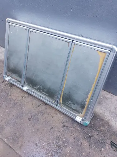 Porta espelho pra banheiro usado