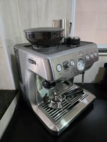 Cafeteira Expresso Breville BES870XL