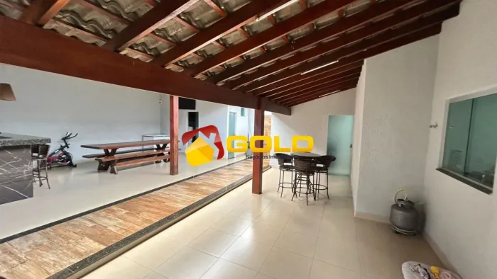 Casa para Venda em Uberlândia, Jardim Europa, 3 dormitórios, 1 suíte, 3 banheiros, 3 vagas