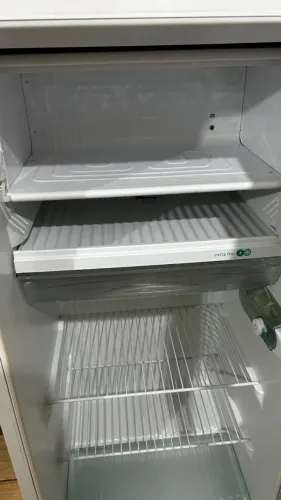 Geladeira Consul CRA30FBBNA 261 litros