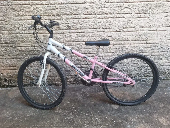 Bicicleta Ultra Bikes Esporte Bicolor Aro 24 de 18 marchas nova