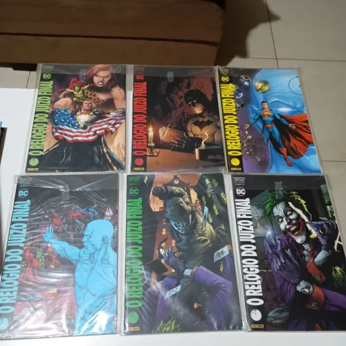 Antes de Watchmen as 4 lacradas, 1 HQ Watchmen perfeita, 12 HQs relógio do juízo final.  