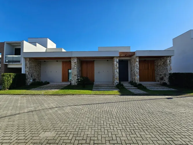Casa 3 Quartos com 3 Suítes - Beira Rio
