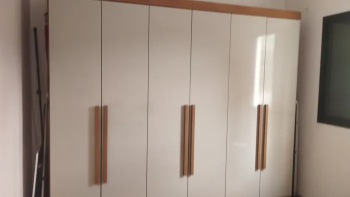 Desapego, guarda roupas casal, 6 portas.