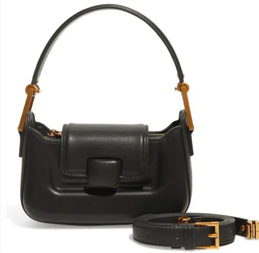 bolsa pequena soft preta santa lolla na caixa