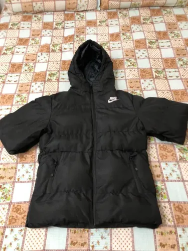 Casaco térmico Nike original usado pouquíssimas vezes.