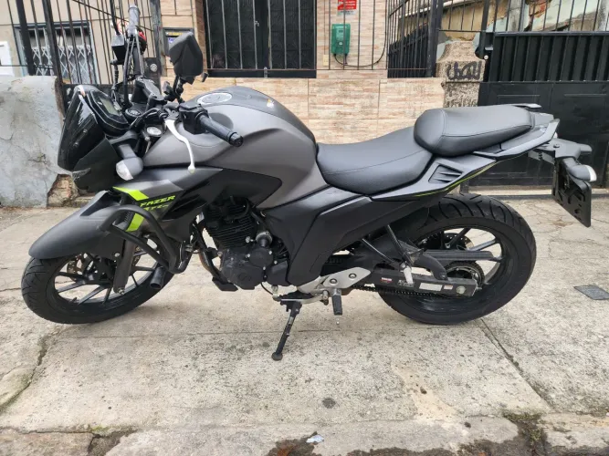 FZ25 2024 Cinza