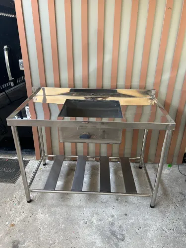 Bancada com Cuba pia em inox