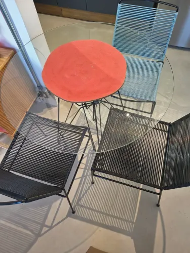 Mesa de vidro (sem cadeiras)