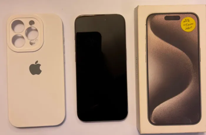 I phone 15 pro 256 GB- Titânio natural