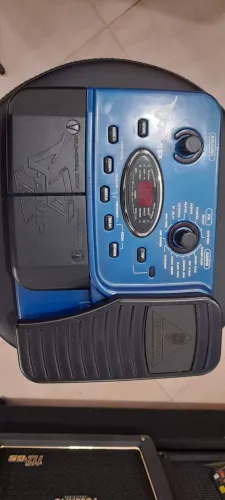 Pedaleira V amp behringer usada ótimo estado 