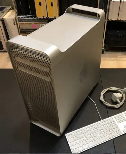 Mac Pro Vendo ou Troco por iPhone