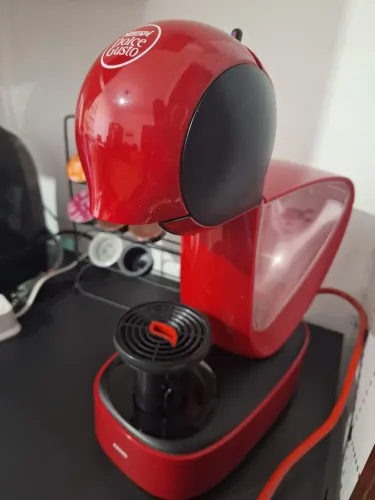 Dolce Gusto Infinissima Vermelha + Kit Completo de Acessórios
